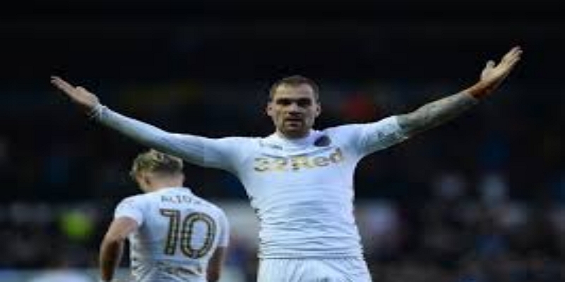 比赛综述：半场闪电战奠定胜局-爱游戏体育