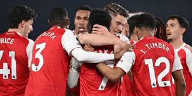 马奎尔伤势及曼联防线压力- 爱游戏体育