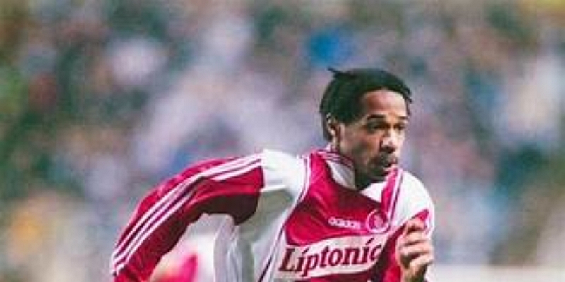 传奇诞生—爱游戏体育全面解读亨利巅峰成就-爱游戏体育