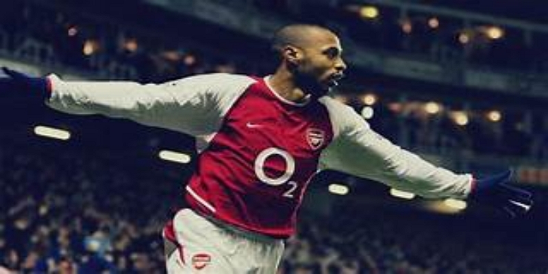 温格的关键改造—爱游戏体育揭示传奇诞生背后逻辑-爱游戏体育